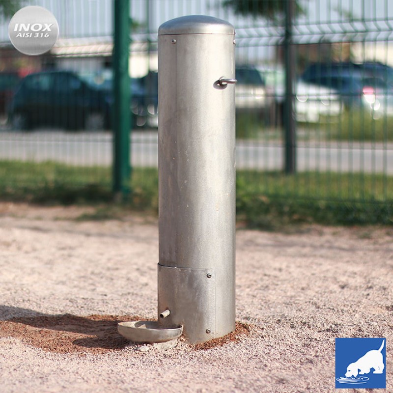 Font per a gossos Univers FXU 00